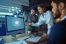 Equipe de travail qui discute
